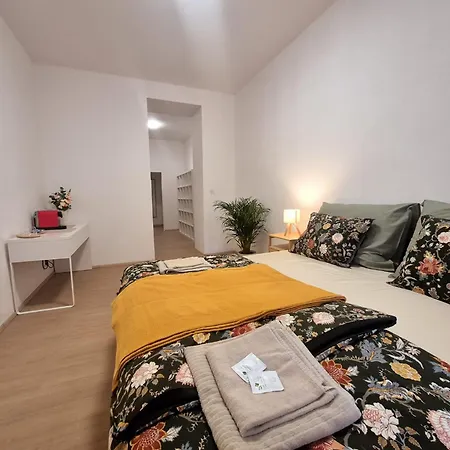 Center - Měšťanský Dům Minoritská *