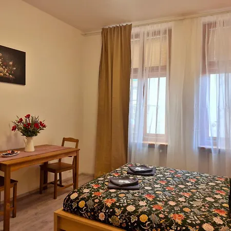 Center - Měšťanský Dům Minoritská * Brno